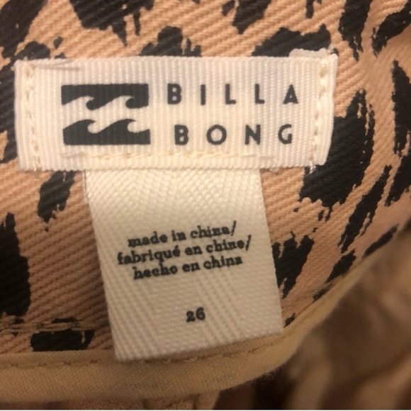 BILLABONG DENIM, LEOPARD PRINT SIZE 2, SKIRT. - Picture 2 of 5